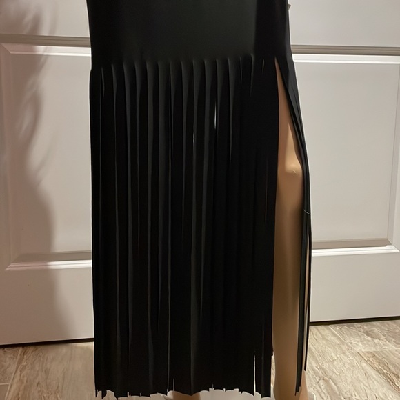 Frank Lyman long black Evening gown. NWT. Size 6. - Picture 3 of 8